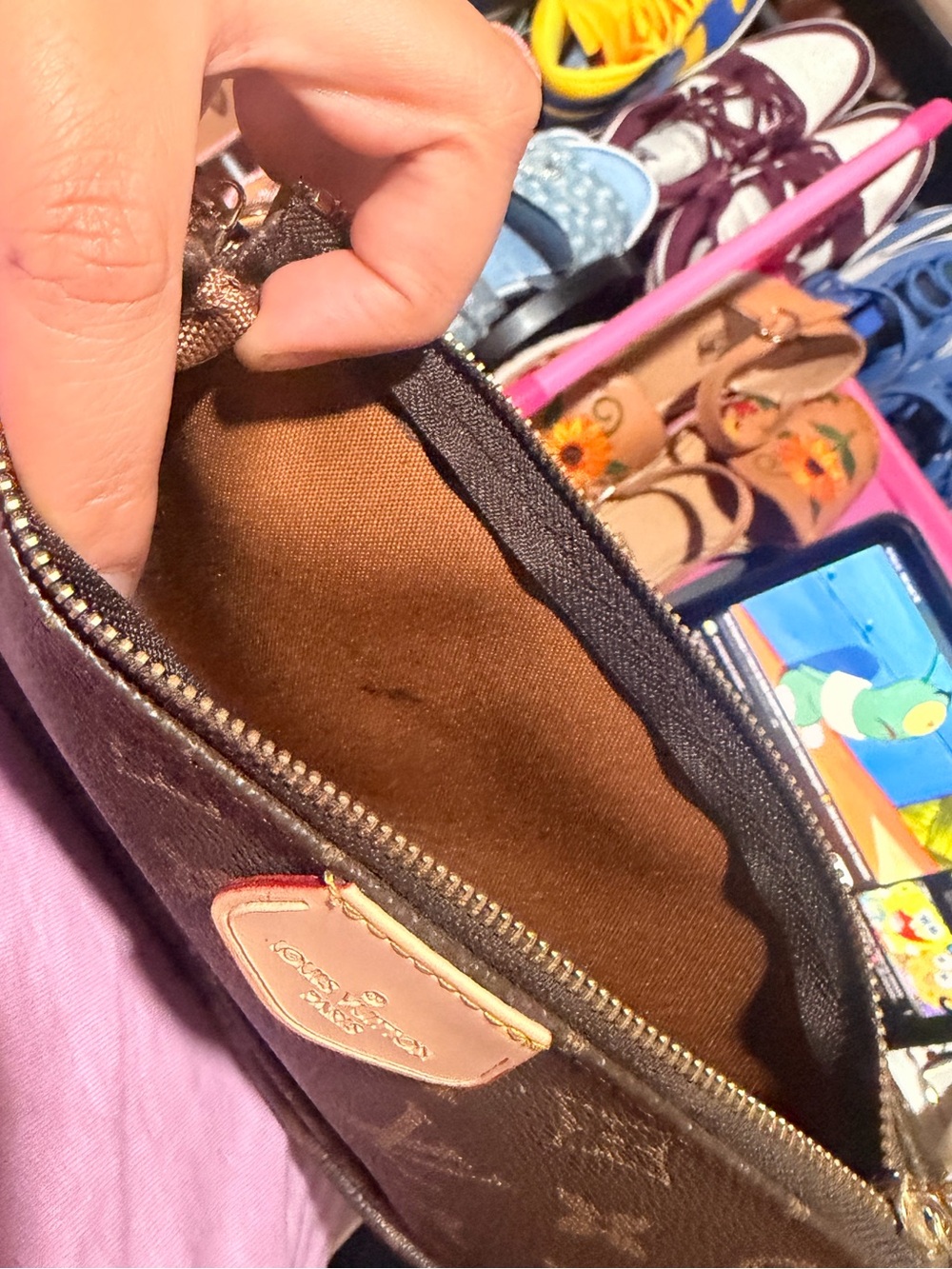 Cross Body - Picture 8 of 10